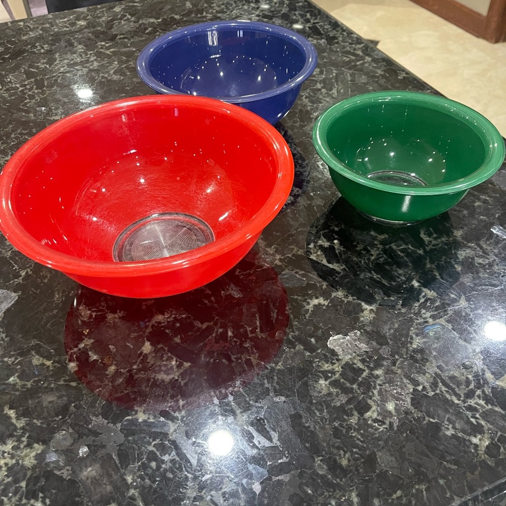 Vintage Pyrex Mixing Bowl Set